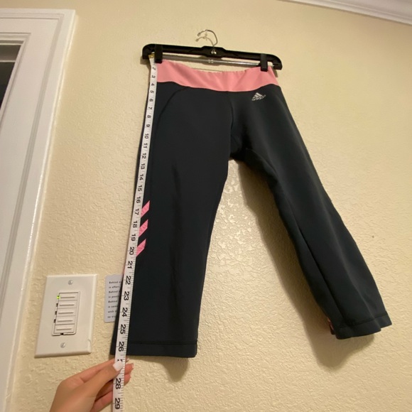ADIDAS // cropped leggings 🌸 - Picture 3 of 4